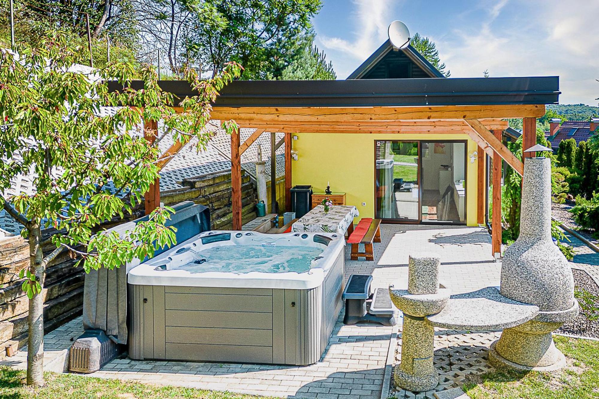 Ladybug House With Whirlpool - Happy Rentals Fokovci Екстер'єр фото